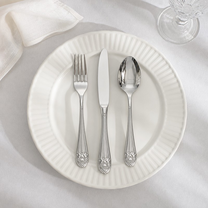 European Vintage Relief Pattern 3-Piece Cutlery_Ribbed Ruffled White Porcelain Plate Table Setting Shot